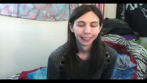 Snapshot of totalfuckingadorable chatting on 01.24.25 Luna online show from 01.24.25