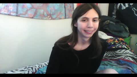 Snapshot of totalfuckingadorable chatting on 01.25.25 Luna online show from 01.25.25