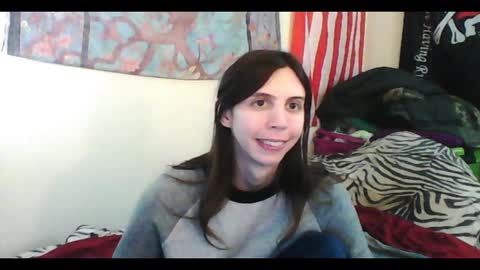 Snapshot of totalfuckingadorable chatting on 02.05.25 Luna online show from 02.05.25