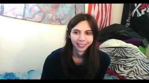 Snapshot of totalfuckingadorable chatting on 02.12.25 Luna online show from 02.12.25