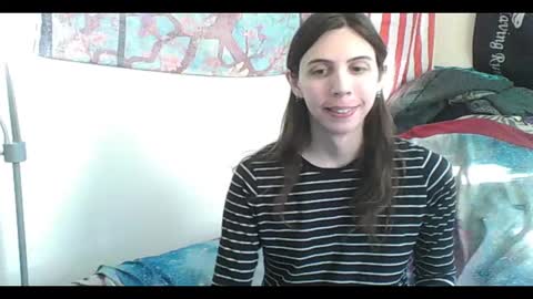 Snapshot of totalfuckingadorable chatting on 03.04.25 Luna online show from 03.04.25