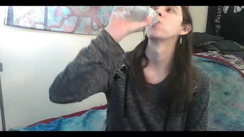 Snapshot of totalfuckingadorable chatting on 03.10.25 Luna online show from 03.10.25