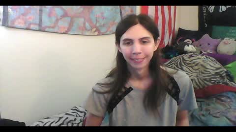 Snapshot of totalfuckingadorable chatting on 09.16.25 Luna online show from 09.16.25