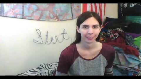 Snapshot of totalfuckingadorable chatting on 10.01.25 Luna online show from 10.01.25