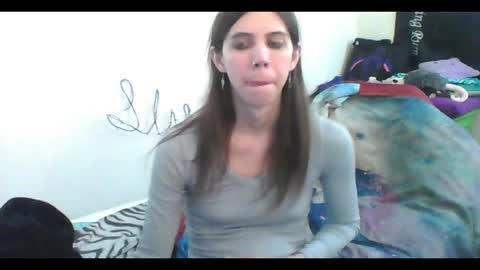 Snapshot of totalfuckingadorable chatting on 10.27.25 Luna online show from 10.27.25