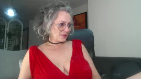 Snapshot of totypink chatting on 02.08.25 TotyPink online show from 02.08.25