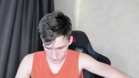 Snapshot of touch_me8 chatting on 02.06.25 Arti online show from 02.06.25