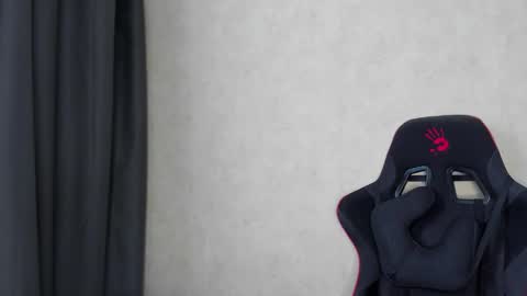 Snapshot of touch_me8 chatting on 02.12.25 Arti online show from 02.12.25