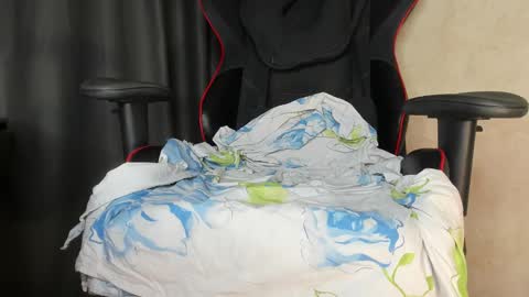 Snapshot of touch_me8 chatting on 02.18.25 Arti online show from 02.18.25