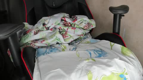 Snapshot of touch_me8 chatting on 02.21.25 Arti online show from 02.21.25