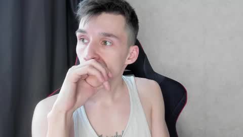 Snapshot of touch_me8 chatting on 03.01.25 Arti online show from 03.01.25