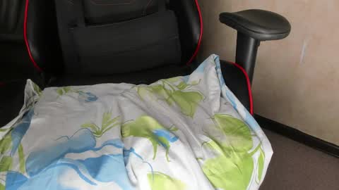 Snapshot of touch_me8 chatting on 03.04.25 Arti online show from 03.04.25