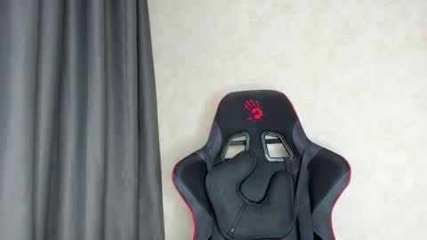 Snapshot of touch_me8 chatting on 03.10.25 Arti online show from 03.10.25