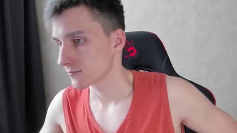 Snapshot of touch_me8 chatting on 03.11.25 Arti online show from 03.11.25