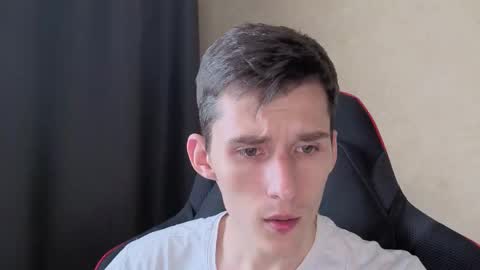 Snapshot of touch_me8 chatting on 09.16.25 Arti online show from 09.16.25