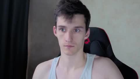 Snapshot of touch_me8 chatting on 09.29.25 Arti online show from 09.29.25