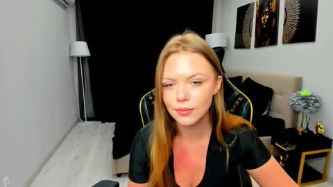 Snapshot of touch_the_heart chatting on 02.08.26 Touch The Heart online show from 02.08.26