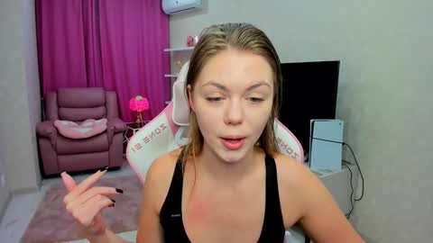 Snapshot of touch_the_heart chatting on 03.23.26 Touch The Heart online show from 03.23.26