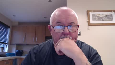 Snapshot of touchwood25 chatting on 12.16.24 TOUCHWOOD25 online show from 12.16.24