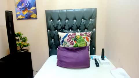 toxicfantasy4u online show from 12.16.25