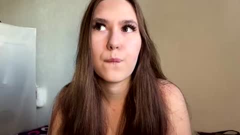 Snapshot of tracievanier chatting on 06.24.26 Thea online show from 06.24.26