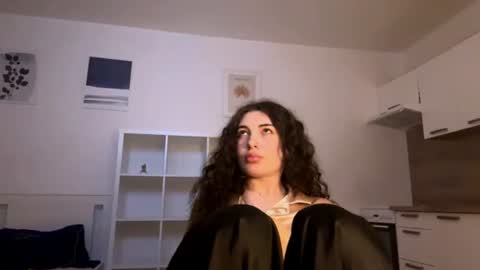 Snapshot of tracithetford chatting on 07.31.26 Alex3 online show from 07.31.26