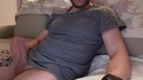 Snapshot of tramaund chatting on 01.28.25 tramaund online show from 01.28.25