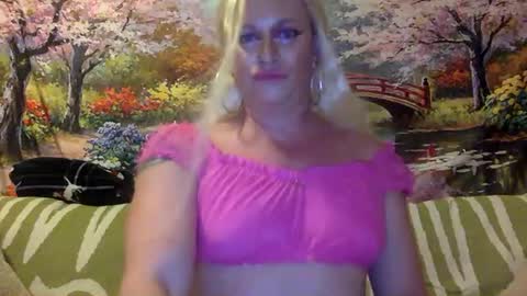 TrannyCumSlut online show from 02.17.25