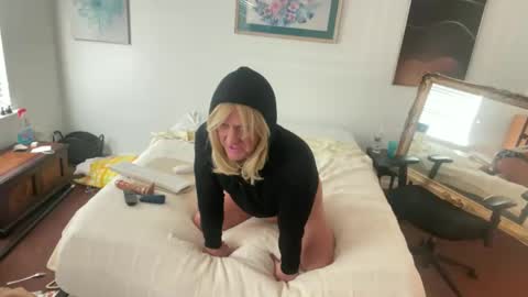 USA GURL online show from 12.13.24