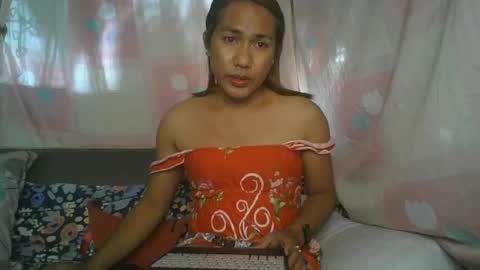 transhottie28 online show from 02.23.25