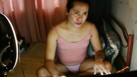 transhottie28 online show from 11.30.25