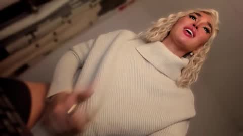 ALMIGHTY GODDESS VALENTINA online show from 10.19.25