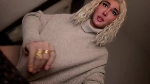 Snapshot of transnextdoor_ chatting on 11.14.25 ALMIGHTY GODDESS VALENTINA online show from 11.14.25