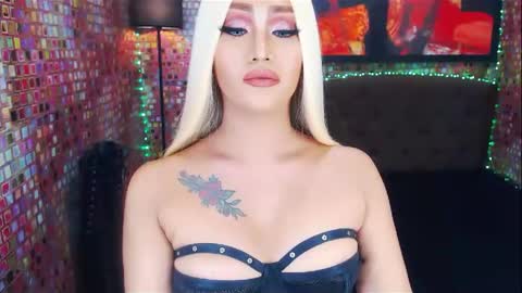 KYLIE BELLA  TS online show from 02.16.25