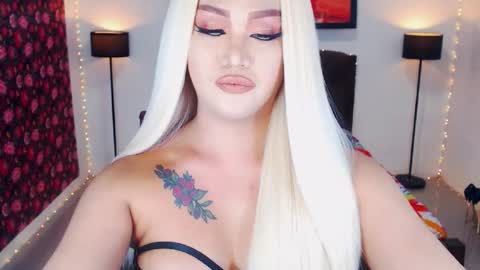 Snapshot of transplayfullolivia chatting on 06.28.26 KYLIE BELLA TS online show from 06.28.26