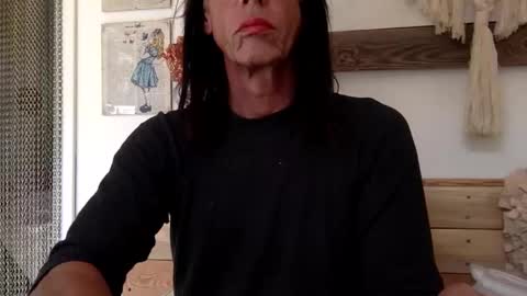 Snapshot of transslavechic chatting on 01.20.25 Ela online show from 01.20.25