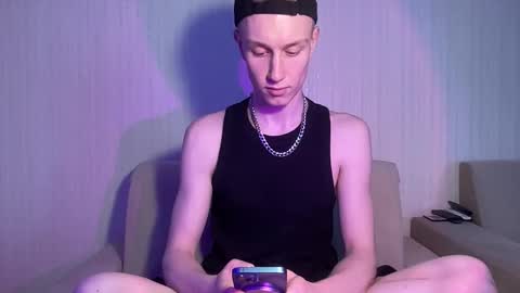 Snapshot of travis_gracile chatting on 04.21.26 Travis online show from 04.21.26