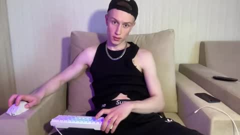 Snapshot of travis_gracile chatting on 05.02.26 Travis online show from 05.02.26