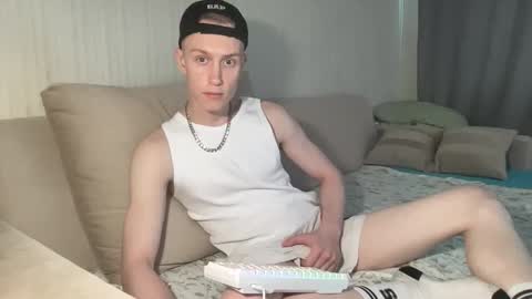 Snapshot of travis_gracile chatting on 05.13.26 Travis online show from 05.13.26