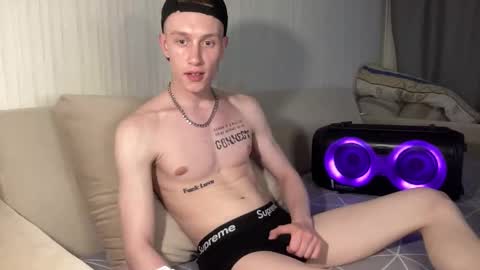 Snapshot of travis_gracile chatting on 05.14.26 Travis online show from 05.14.26