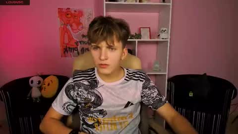 Travis online show from 09.08.25