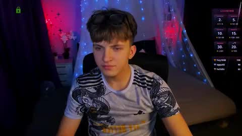 Travis online show from 11.06.25