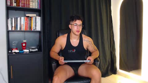 Travis online show from 03.05.25