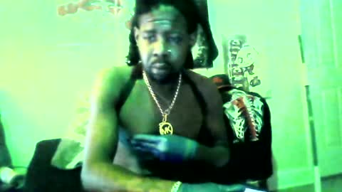 Snapshot of tray713152 chatting on 06.19.26 10Thickness online show from 06.19.26
