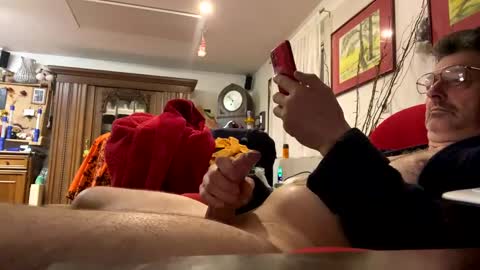 Snapshot of trebgeis1 chatting on 02.25.25 trebgeis1 online show from 02.25.25