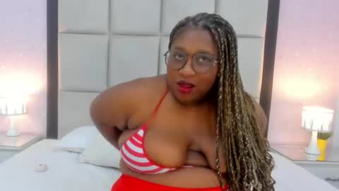 Snapshot of treisyvixen chatting on 07.05.26 Treisy Vixen big ass online show from 07.05.26