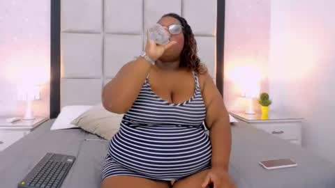 Snapshot of treisyvixen chatting on 07.14.26 Treisy Vixen big ass online show from 07.14.26