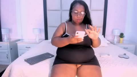 Snapshot of treisyvixen chatting on 07.21.26 Treisy Vixen big ass online show from 07.21.26