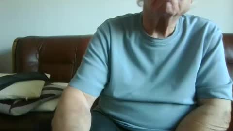 Snapshot of trekbeestje1 chatting on 12.04.25 trekbeestje online show from 12.04.25