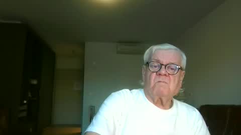 Snapshot of trekbeestje1 chatting on 12.14.25 trekbeestje online show from 12.14.25